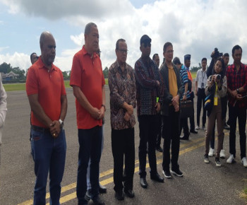 Kardinal Ignatius Suharyo Sambangi Manggarai Disambut Pastor Paroki Beokina RD Robi Mbongor