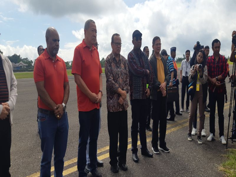Kardinal Ignatius Suharyo Sambangi Manggarai Disambut Pastor Paroki Beokina RD Robi Mbongor