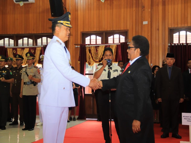 Sah, Valentinus Sudarjanto Sumito Jadi Penjabat Bupati Mimika