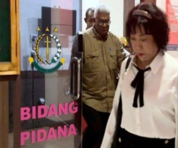 Resmi, Mendagri Nonaktifkan Plt Bupati Mimika Johanes Rettob