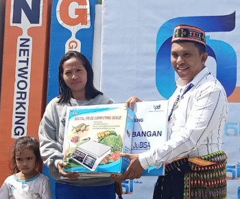 HUT Ke-61, Bank NTT Beri Bantuan Tera Timbangan Kepada Agen BeJuBISA
