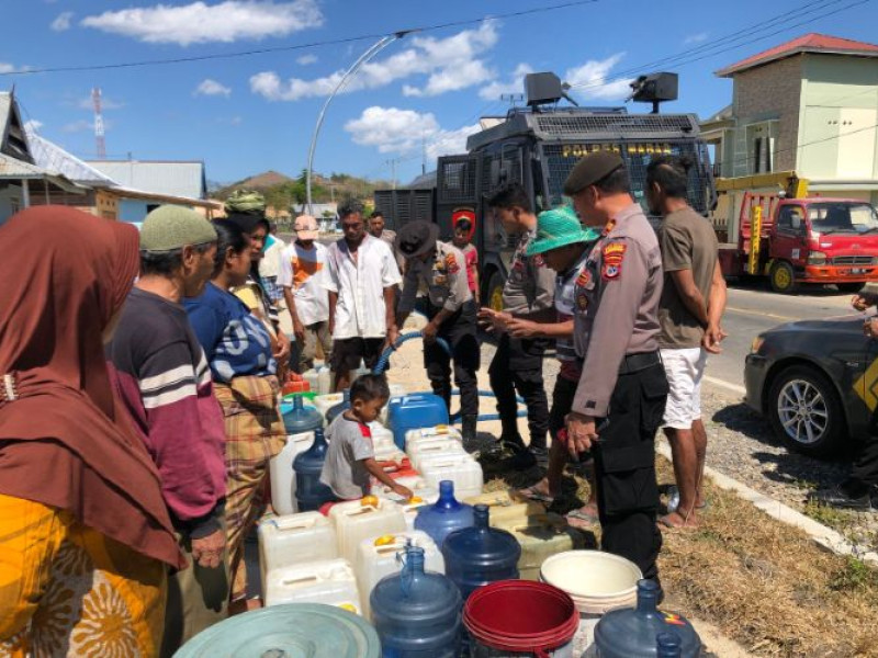 Ironis Kota Super Premium Warga Labuan Bajo Kesulitan Air Minum Bersih, Untung Ada Polisi