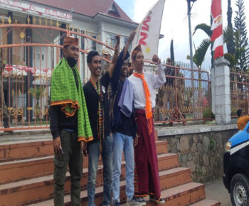 Bendera FMN Berkibar di Ruteng, Menyusup di Antara Massa Aksi Masyarakat Adat Poco Leok