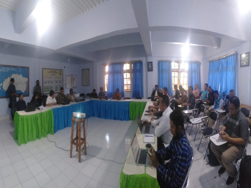 Duduk Bareng PLN Bahas Geothermal Poco Leok, Romo Vikjen: Revolusi Gereja Mempersatukan