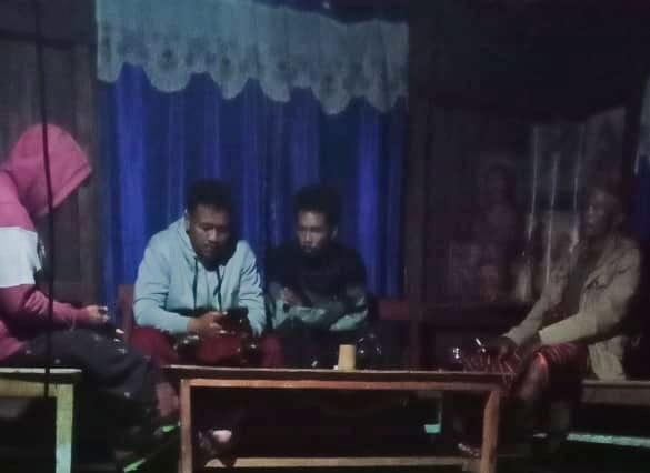 Pria Asing di Poco Leok