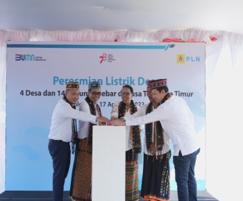 Kado Kemerdekaan, PLN Resmikan Listrik 4 Desa dan 14 Dusun tersebar di Nusa Tenggara Timur