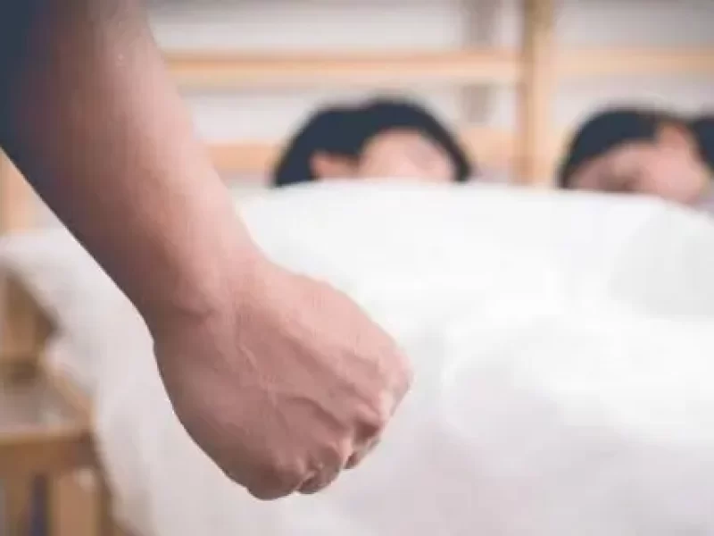 Kepergok Begituan, Kades Waiula di Flores Lari Telanjang di Jalanan Umum