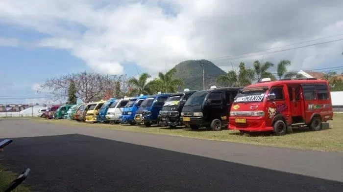 Sopir Angkot di Ende