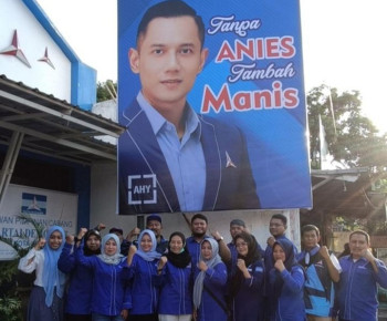 Baliho Raksasa Demokrat Kota Kediri, Tanpa Anies Tambah Manis