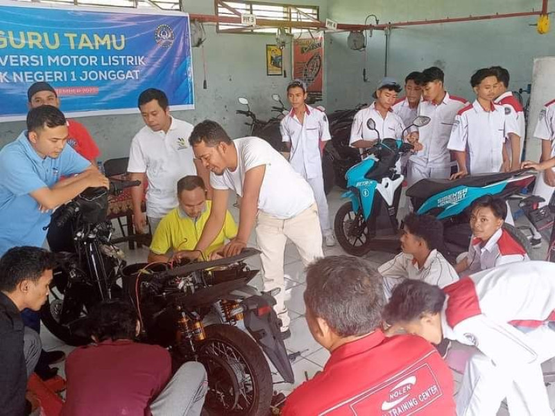 PLN UIP Nusra dan SMKN 3 Mataram Bahas Persiapan Bengkel Konversi dengan Dinas ESDM NTB