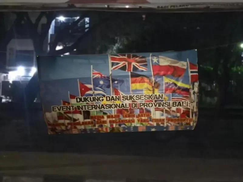 Tebar Spanduk, Masyarakat Minta Organisasi Non Produktif Tidak Lakukan Penolakan KTT di Bali