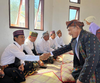 Warga Poco Leok NTT Sambut Hangat PLN dalam Upacara Adat Penti