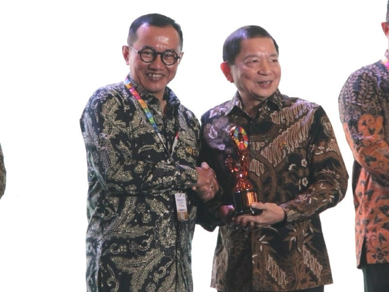 Program Electrifying Agriculture PLN Mendapat Indonesia’s SDGs Award 2023 dari Bappenas