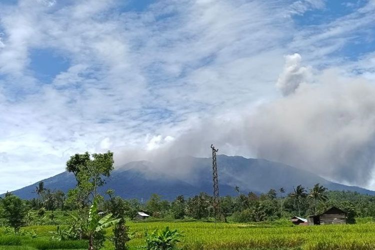5 Perbedaan Gunung Marapi