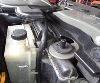 Ini yang Bikin Air Radiator Mobil Cepat Habis