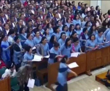 Viral, Ini Sosok Dirigen Paduan Suara Gereja Meninggal saat Misa Natal di Jatiasih