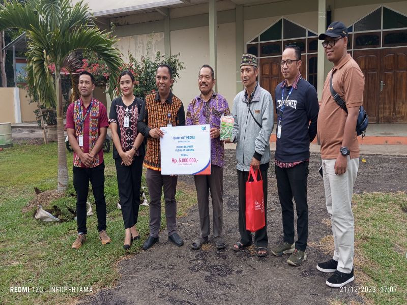 Berbagi Kanal Bank NTT Ruteng Berakhir di Paroki Ekaristi Kudus Ka – Redong