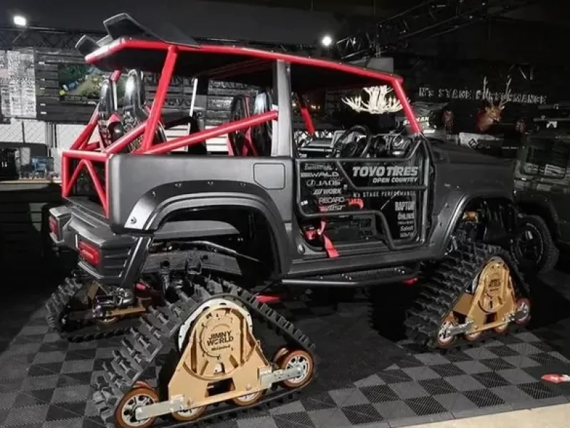 Kece Modifikasi Suzuki Jimny, Pakai Ban Crawler Seperti Traktor