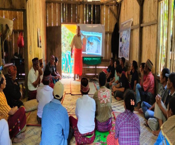 Tim PADIATAPA PLN Sosialisasi Energi Panas Bumi di Lungar dan Mocok