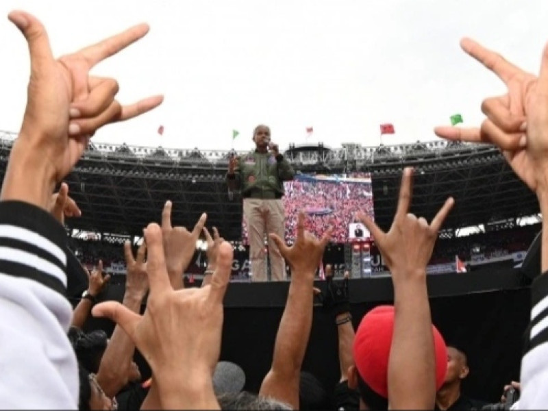 GBK Memerah