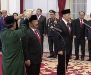 Jimly Sebut Jokowi Cerdik Lantik AHY: Jangan Persoalkan Gibran, Semua Dinasti
