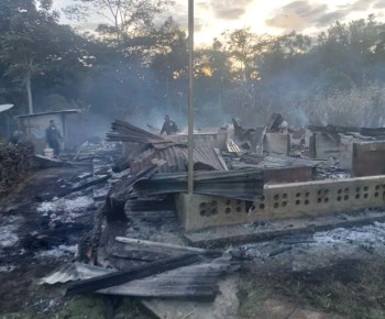 Mengamuk Dini Hari, Lusiana Rut dan Dua Cucunya Terlantar Tak Punya Tempat Tinggal