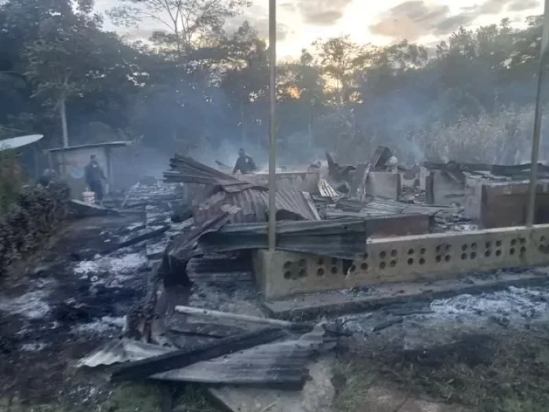 Mengamuk Dini Hari, Lusiana Rut dan Dua Cucunya Terlantar Tak Punya Tempat Tinggal