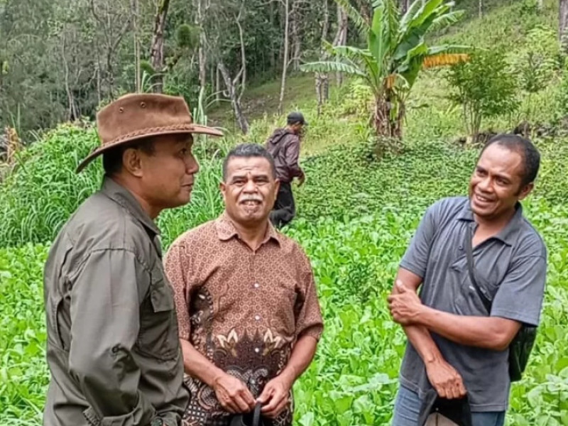 Kolonel Kamlasi Minta Masyarakat desa Ajaobaki untuk Terus Merawat Pompa Hidram