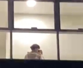 Video Mahasiswa UINSA Mes★m di Lantai Atas Kampus Terekam dari Luar Gedung