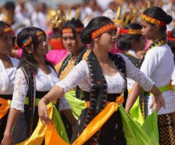 Flores jadi Pusat Destinasi Wisata Religi Katolik, Sandiaga Uno Sebut Festival Bale Nagi dan Golo Koe