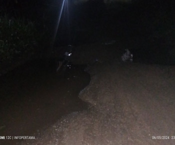 Akses Masuk ke PKM Wae Pitak Kuwus Barat Rusak Parah, Mirip Kali