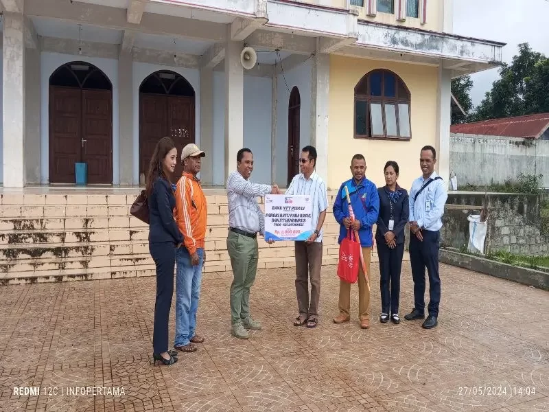 Merasakan Manfaat Kasih, Pastor Paroki Todo Berharap Bank NTT Tetap Hidup dan Makin Sukses