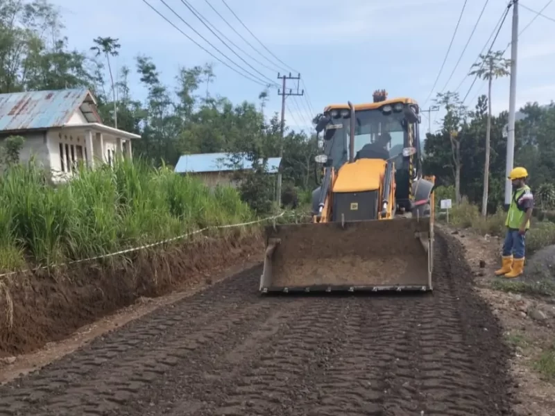 Access Road ke Poco Leok