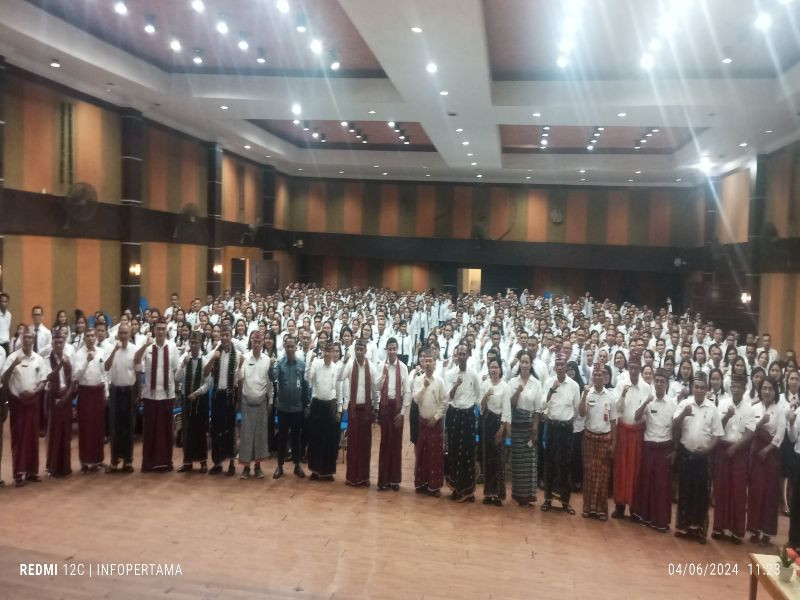 Bupati Hery Nabit Serahkan 415 SK PPPK Lingkup Pemkab Manggarai