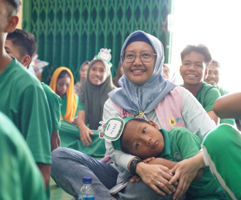 Sambut Hari Anak Nasional, Srikandi PLN UIP Nusra Salurkan Bantuan Pangan dan Pendidikan kepada Yayasan Peduli Anak