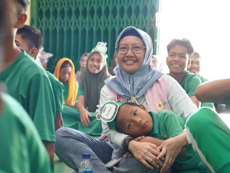 Sambut Hari Anak Nasional, Srikandi PLN UIP Nusra Salurkan Bantuan Pangan dan Pendidikan kepada Yayasan Peduli Anak