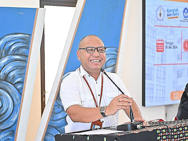 Pembekalan Mahasiswa KKN, Rektor Max Regus Ingatkan Bukan Sekedar Mengisi Liburan