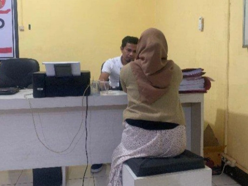 Live Tiktok Buka Baju Dalam Tiktoker Asal Lombok Timur Ditangkap Polisi