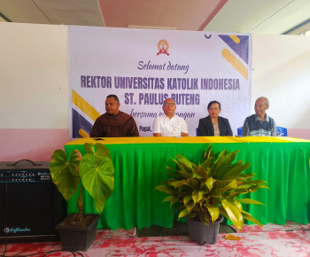 Rektor Unika St. Paulus Ruteng Lakukan Monev ke Peserta KKN Integratif 2024