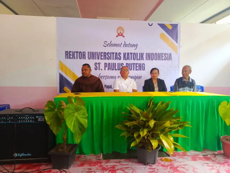 Rektor Unika St. Paulus Ruteng Lakukan Monev ke Peserta KKN Integratif 2024