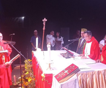 Dr. Manfret Habur Dilantik Sebagai Rektor Unika St. Paulus Ruteng