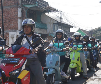 Semarakkan Hari Pelanggan Nasional, PLN Gelar Konvoi Motor Listrik dan Sambung Listrik Gratis