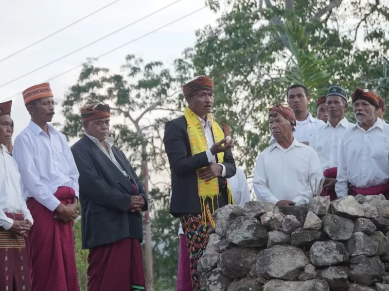 Jalani Prosesi Adat Penti, Masyarakat Adat Poco Leok NTT Angkat PLN jadi Saudara Gendang