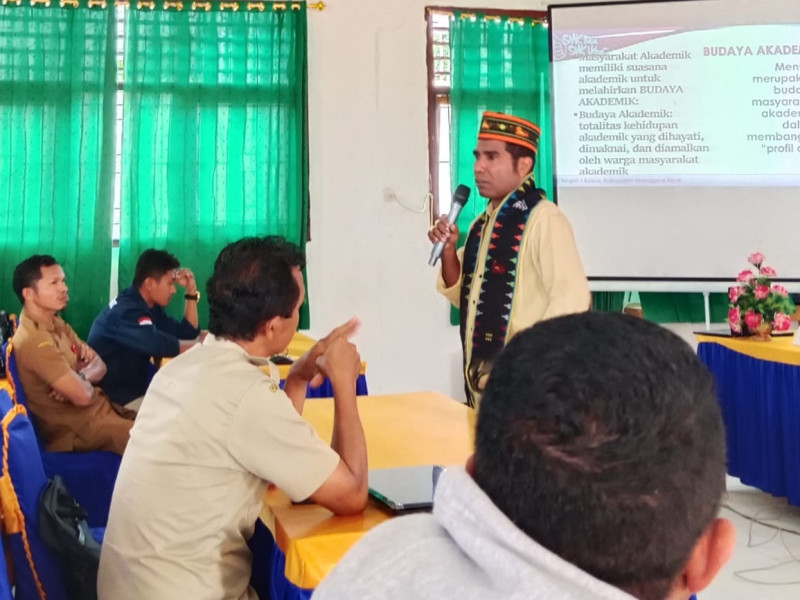 SMKN 1 Kuwus Komitmen Membangun Kompetensi Literasi dan Numerasi Melalui Publikasi