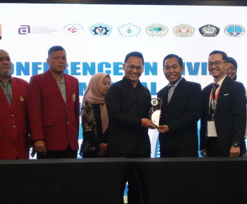 Patrisius Valdoni Sandi Raih Penghargaan Best Presenter di Konferensi Internasional