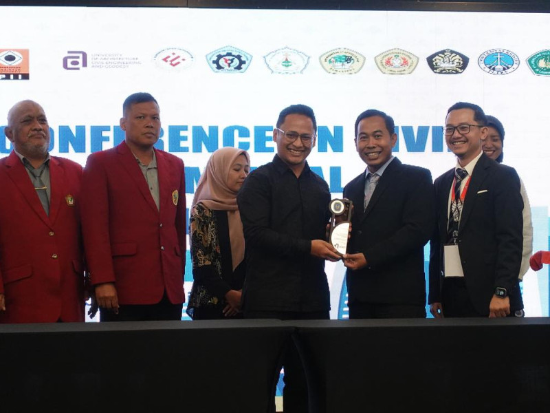 Patrisius Valdoni Sandi Raih Penghargaan Best Presenter di Konferensi Internasional