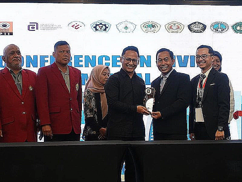 Patrisius Valdoni Sandi Raih Penghargaan Best Presenter di Konferensi Internasional