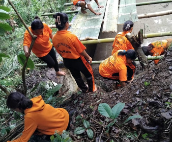 Mahasiswa D3 Kebidanan Atasi Masalah Air Bersih di Dusun Rangges