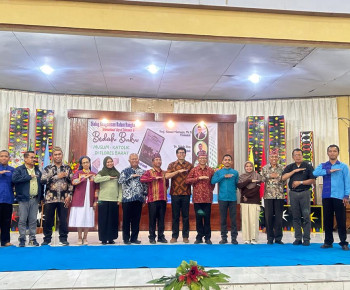 Prof. Dr. Ahmad Muttaqin, Ph.D.: Membaca Buku Muslim Katolik Manggarai Karya Dr. Hironimus Bandur Sebagai Sumber Studi Lintas Agama dan Budaya Bagi Peneliti ke Depan