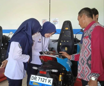 PLN Peduli Bersama SMKN 1 Jonggat Wujudkan Bengkel Konversi Bersertifikat Kementerian Perhubungan